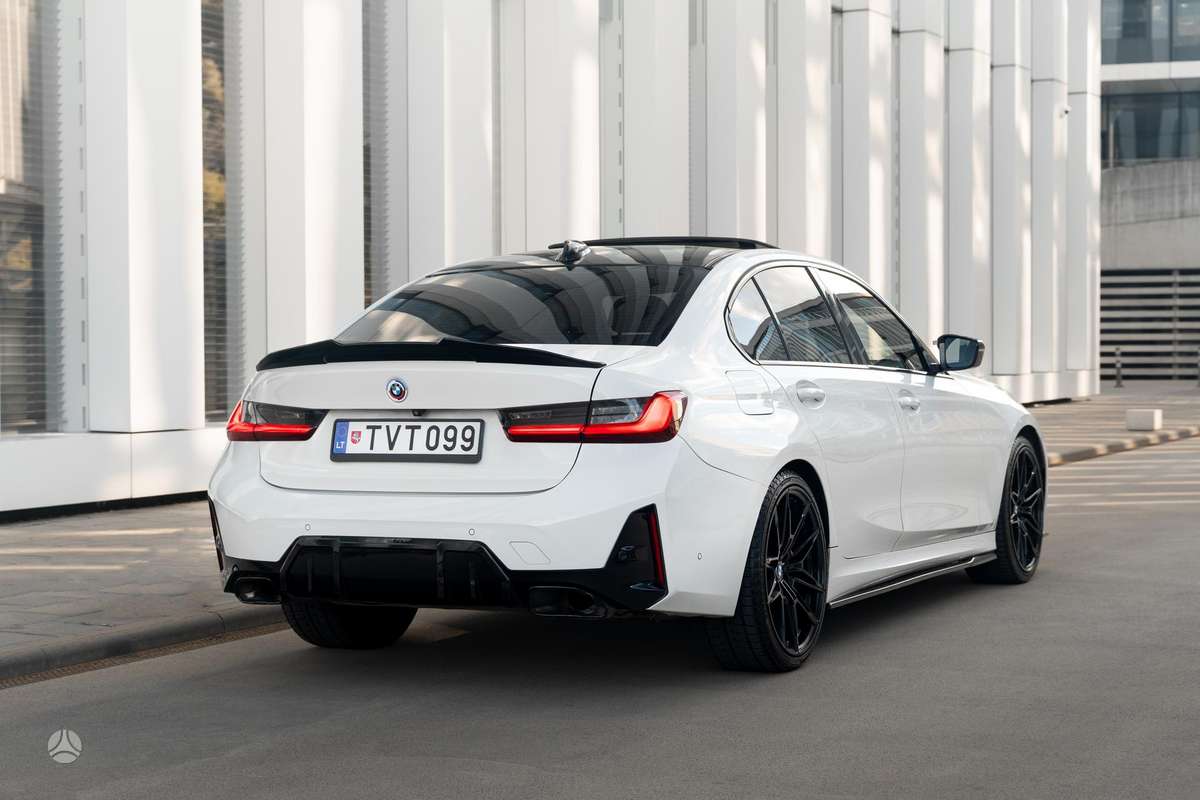 BMW 330, 2.0 l., Седан