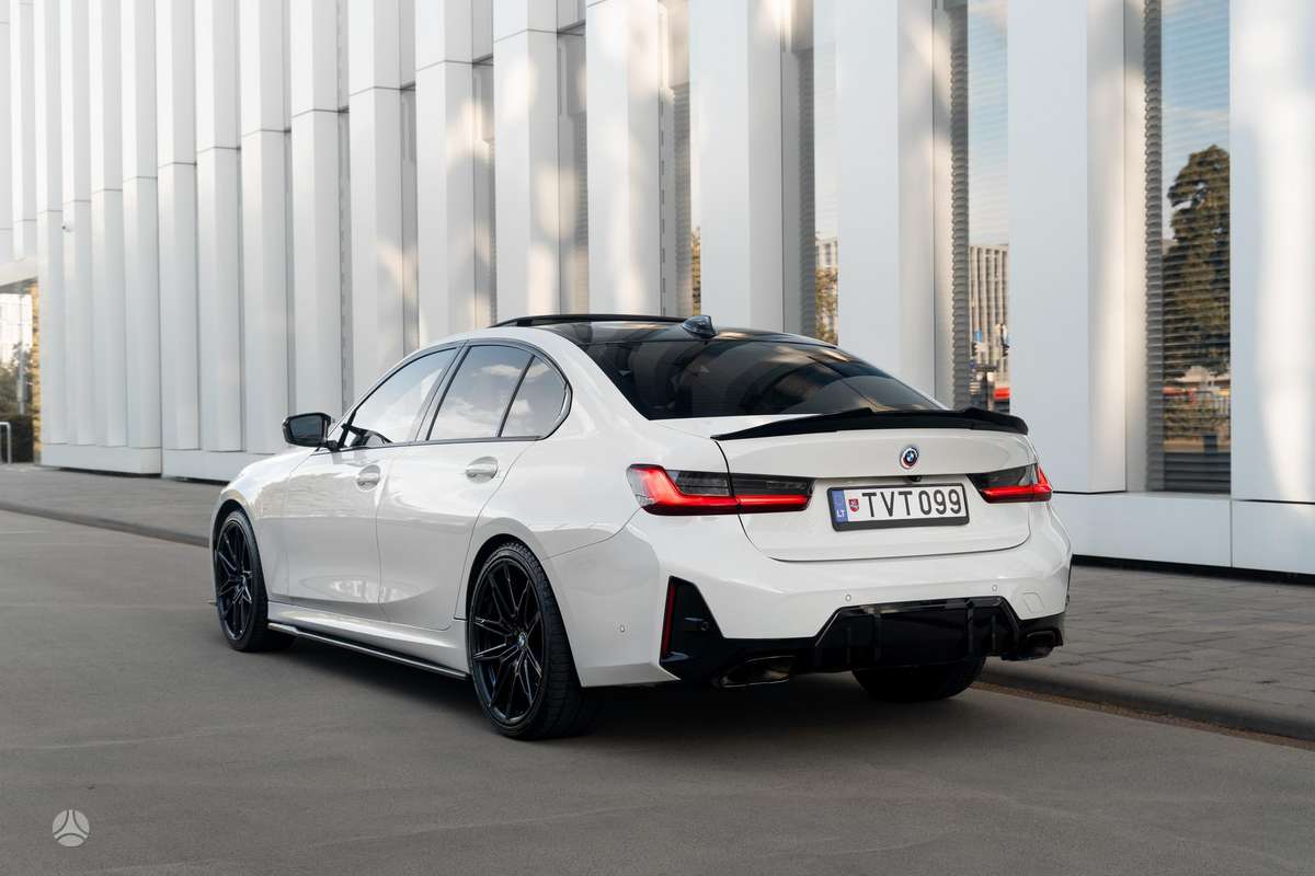 BMW 330, 2.0 l., Седан