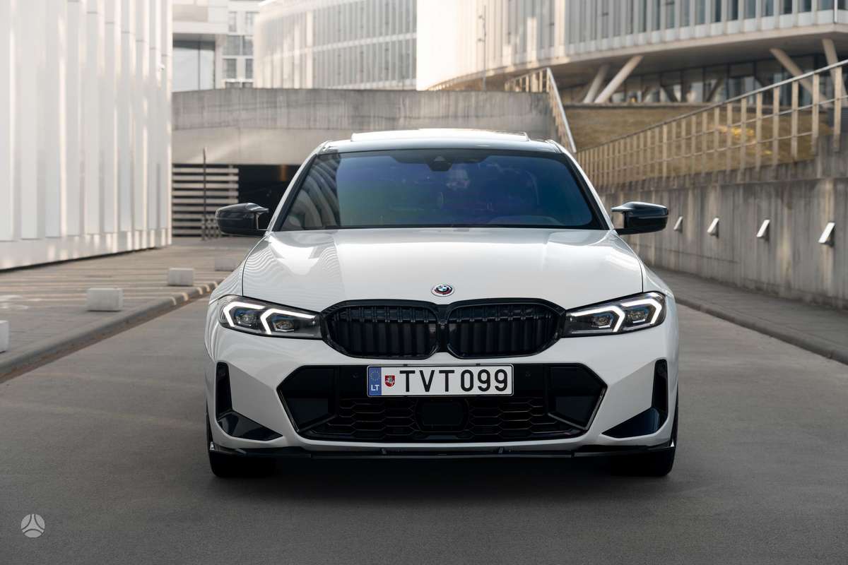 BMW 330, 2.0 l., Седан