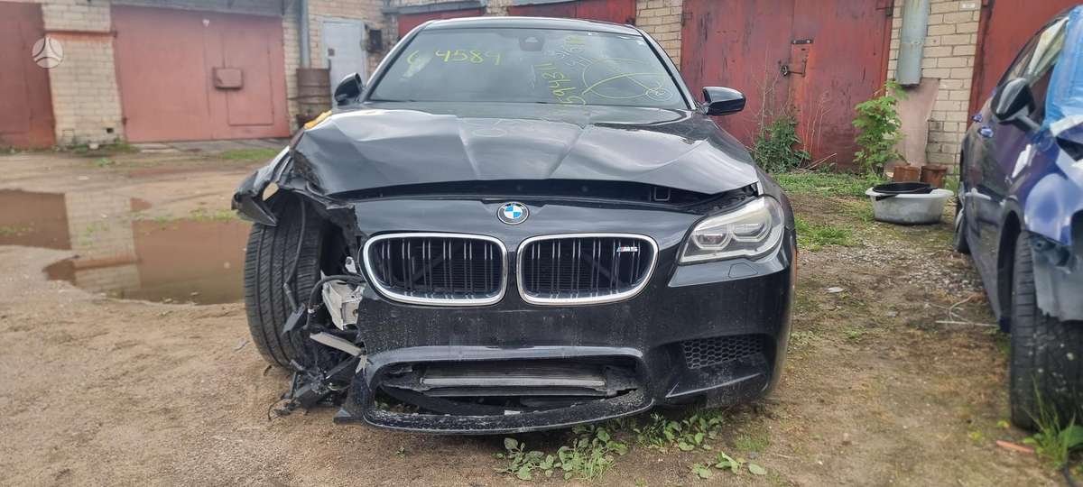 BMW M5, 4.4 l., Седан