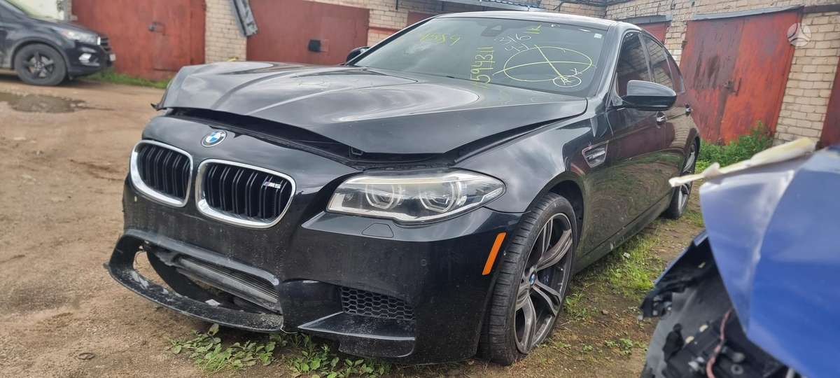 BMW M5, 4.4 l., Седан