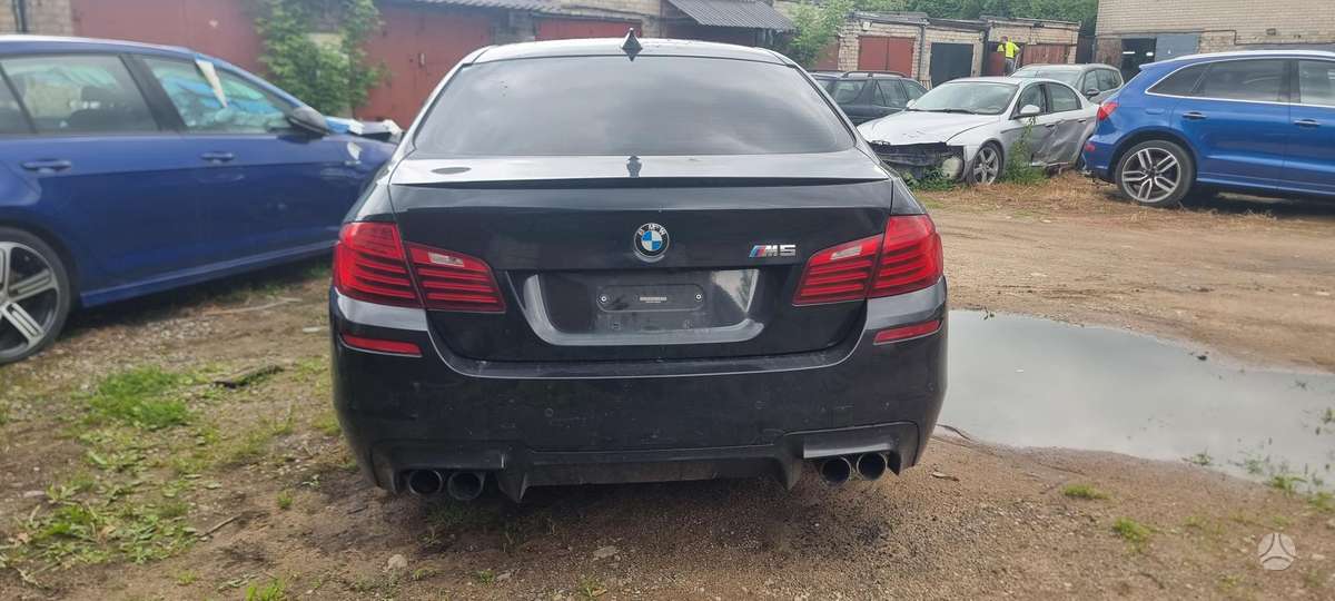 BMW M5, 4.4 l., Седан