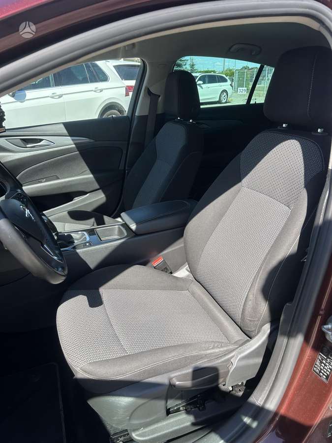 Opel Insignia, 1.6 l., hatchback