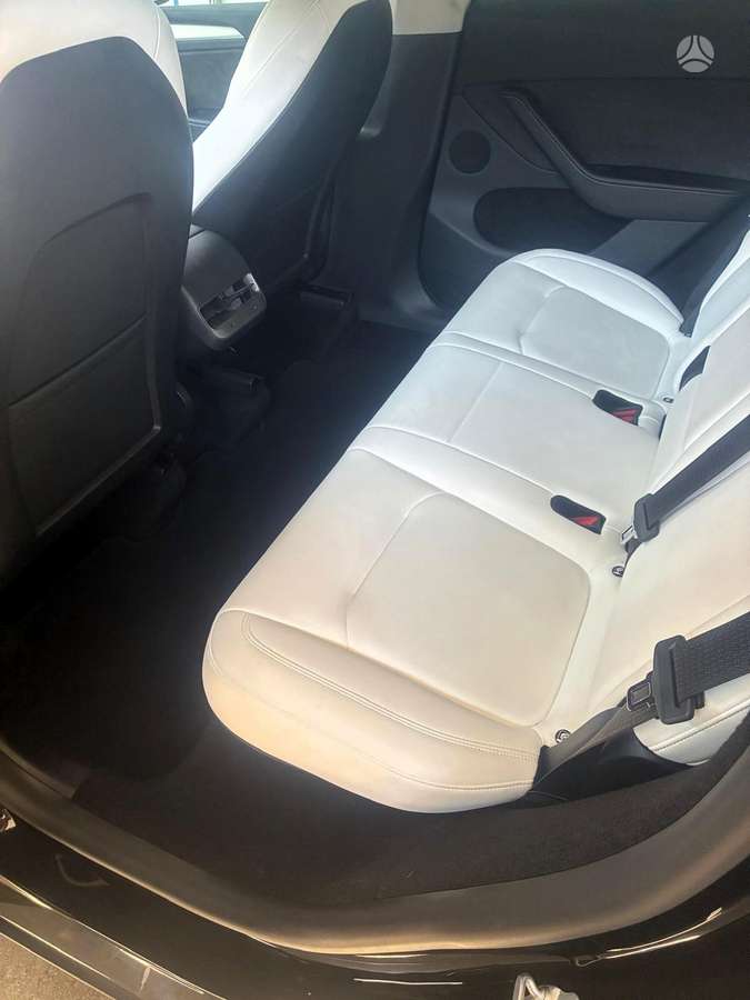Tesla Model Y, 75 kWh, off-road / crossover