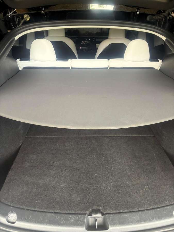 Tesla Model Y, 75 kWh, off-road / crossover