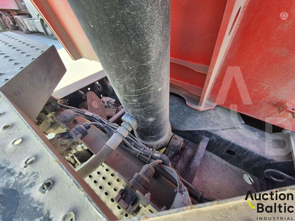 Kässbohrer XS / RICT10, savivartės