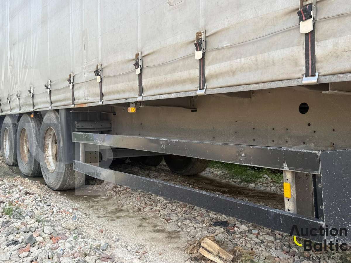 Schmitz SCS 24E, užuolaidinės / tentinės