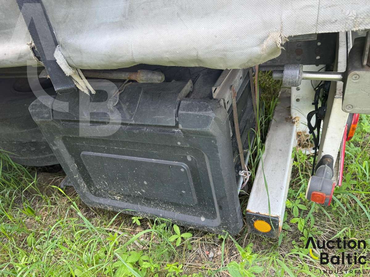Schmitz SCS 24E, užuolaidinės / tentinės