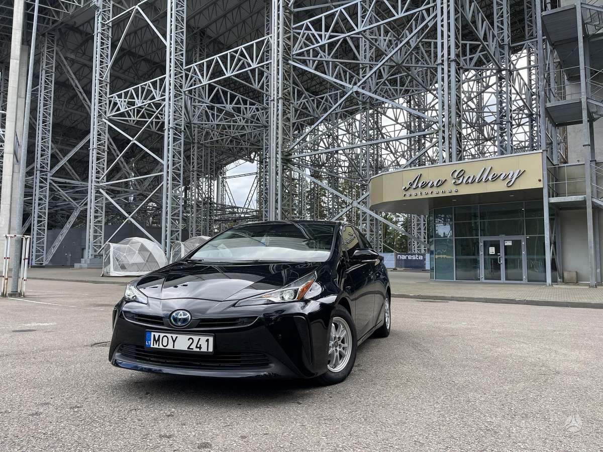 Toyota Prius - 4