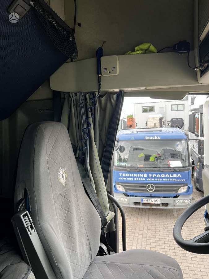 Volvo FH, double sleeper