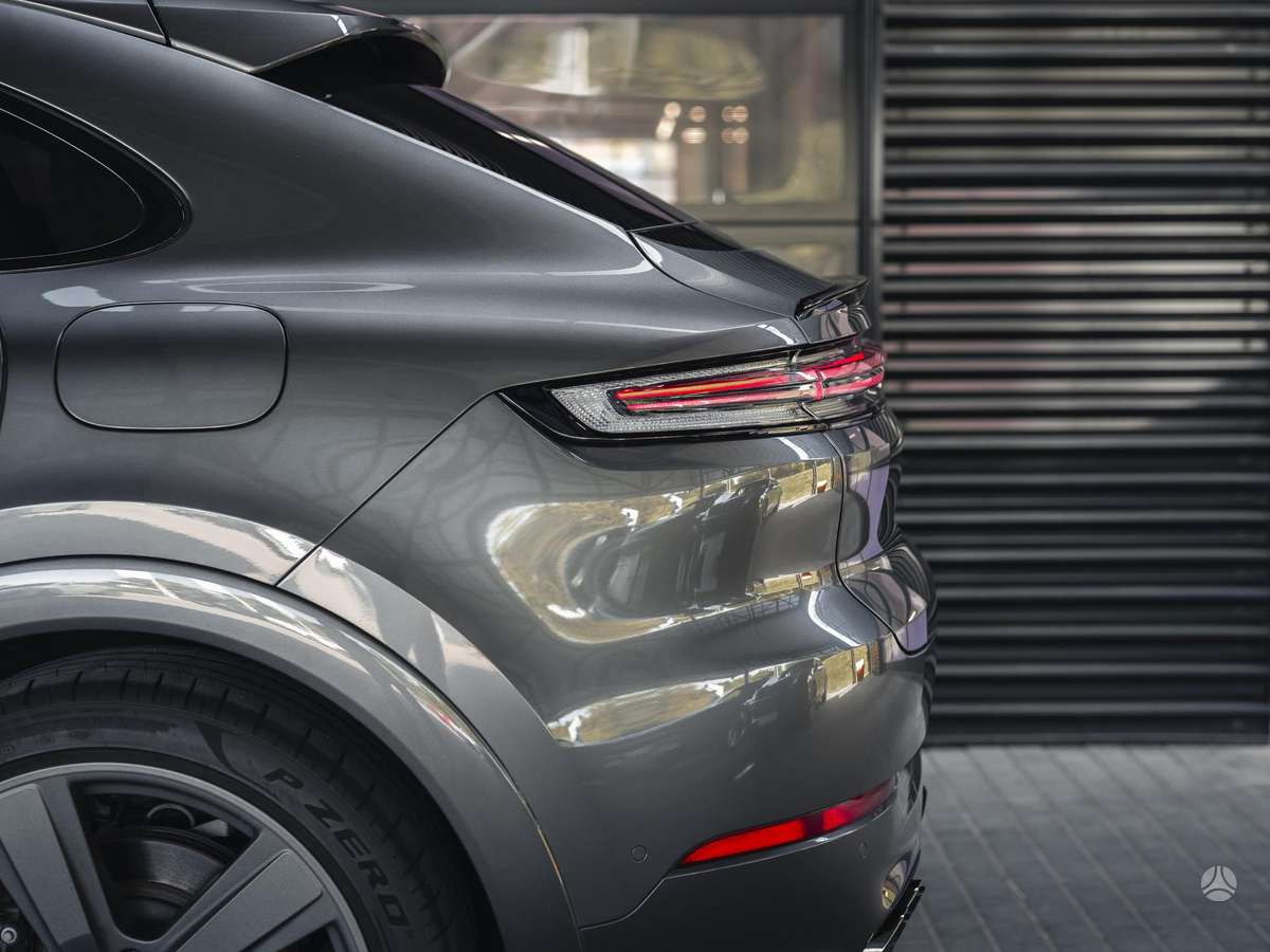 Porsche Cayenne Coupe - 12