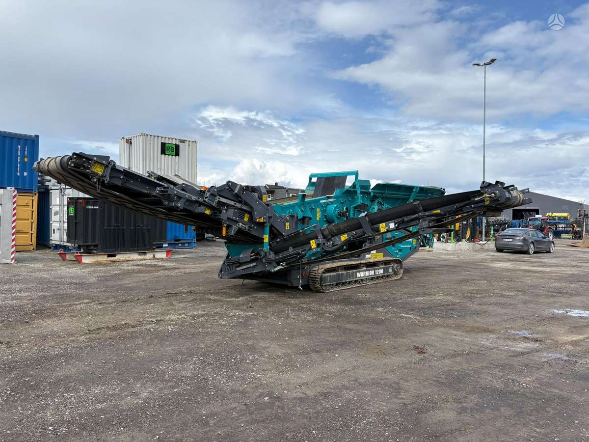 Power screen Warrior 1200. 107m/h, screening
