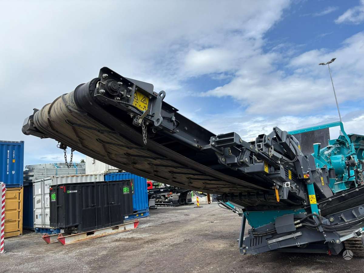 Power screen Warrior 1200. 107m/h, screening