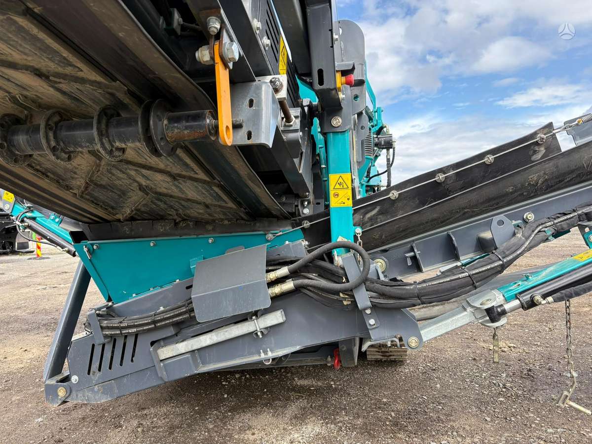 Power screen Warrior 1200. 107m/h, screening