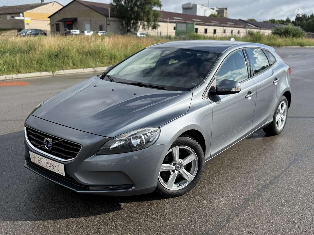Volvo V40, 2.0 l., hatchback