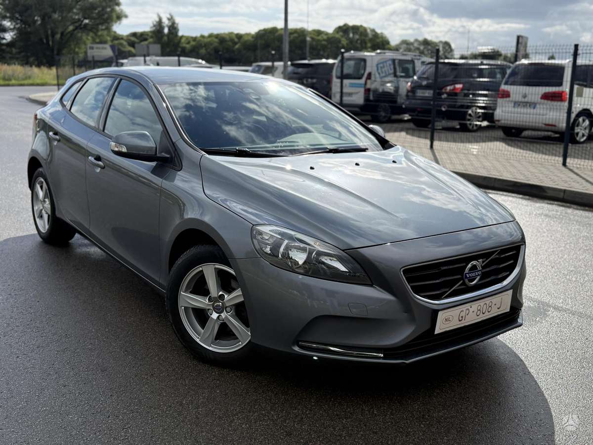 Volvo V40, 2.0 l., hatchback
