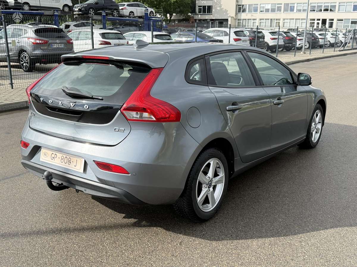 Volvo V40, 2.0 l., hatchback