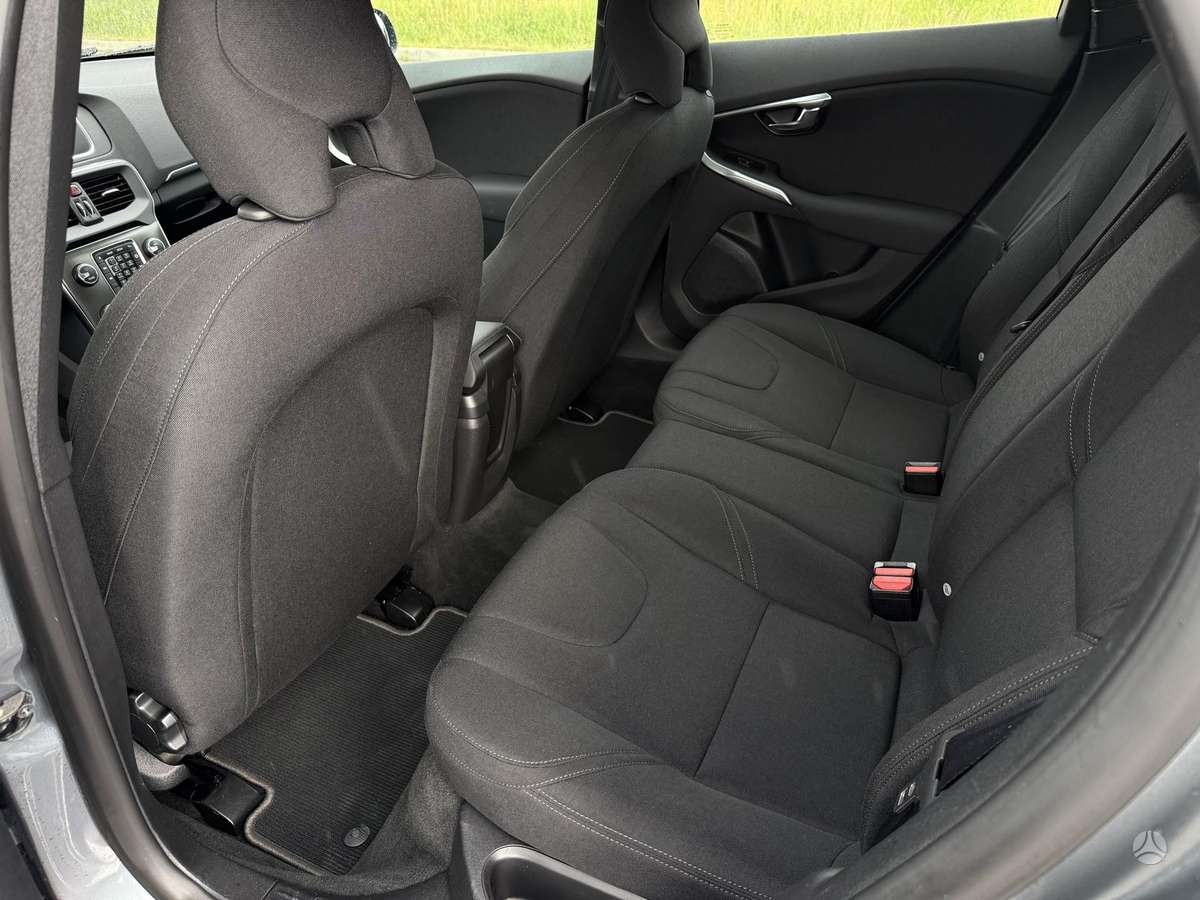 Volvo V40, 2.0 l., hatchback