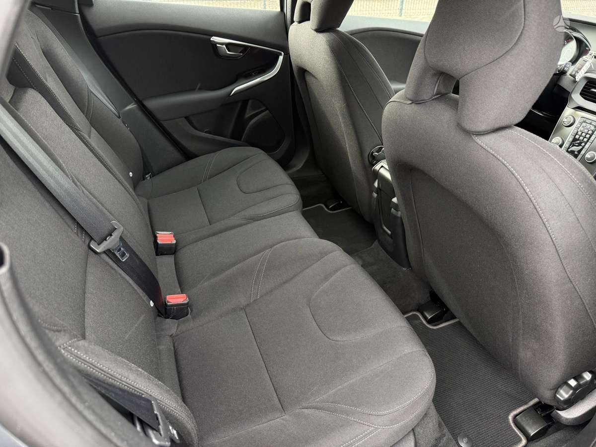 Volvo V40, 2.0 l., hatchback