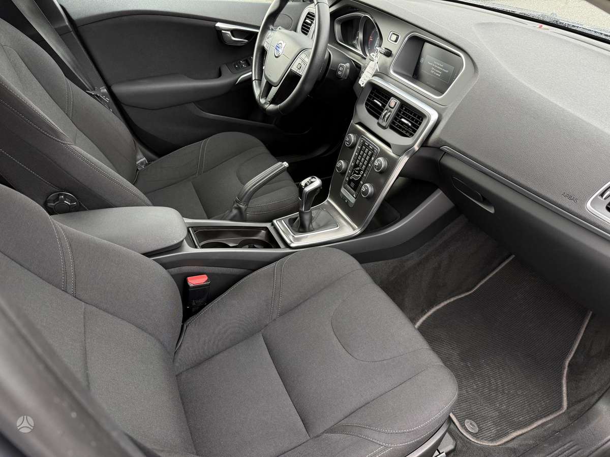 Volvo V40, 2.0 l., hatchback