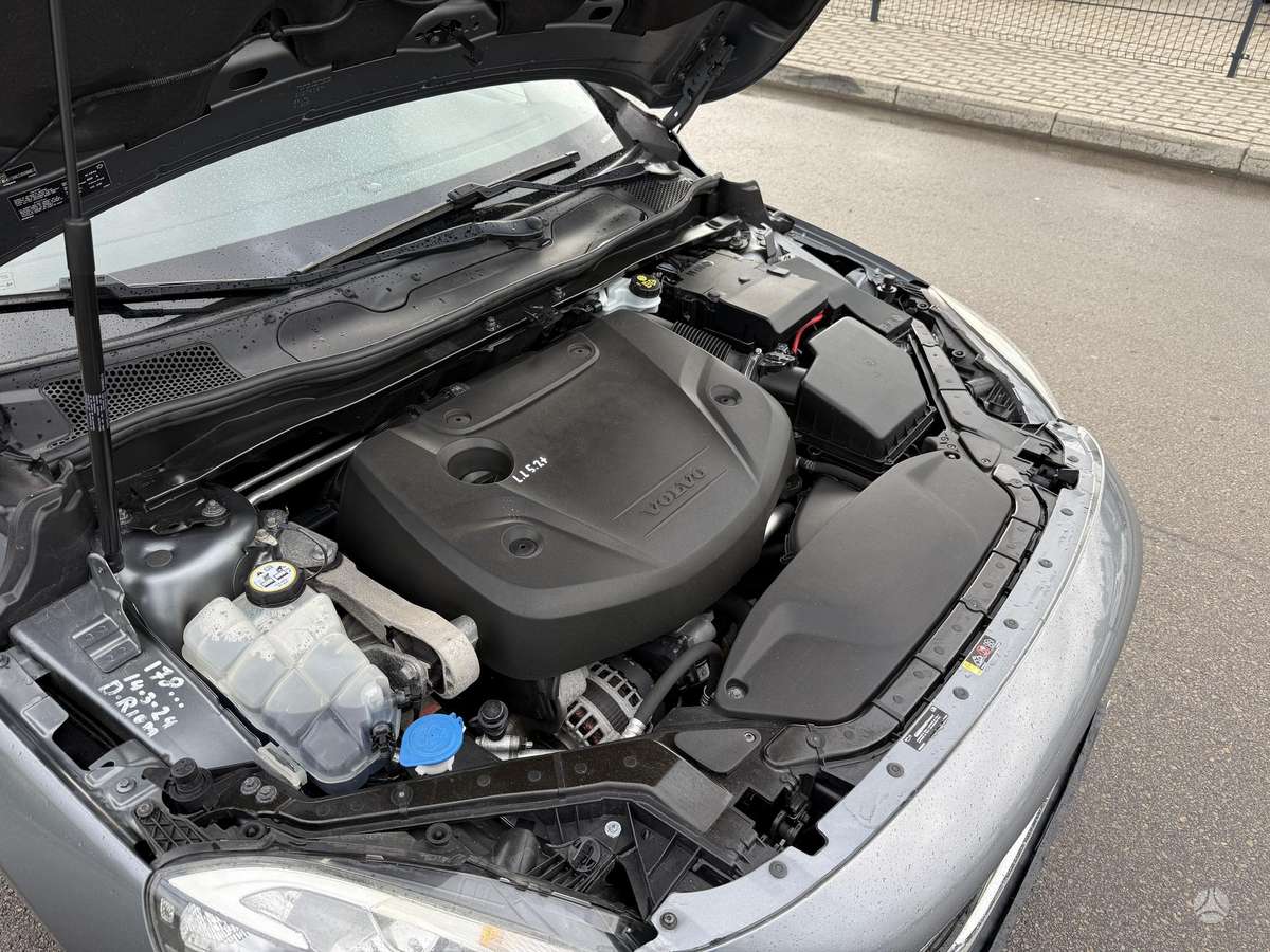 Volvo V40, 2.0 l., hatchback