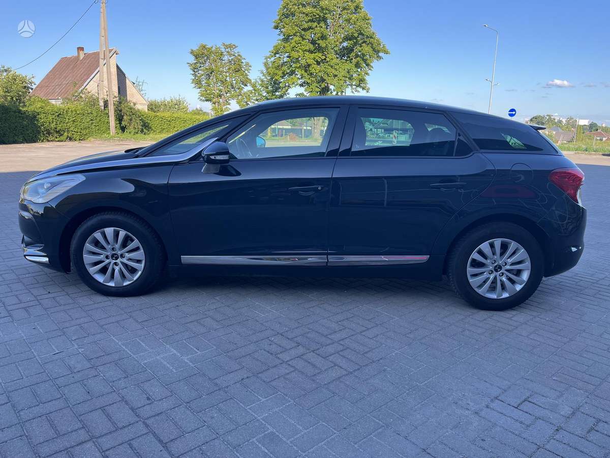Citroen DS5, 1.6 l., hatchback