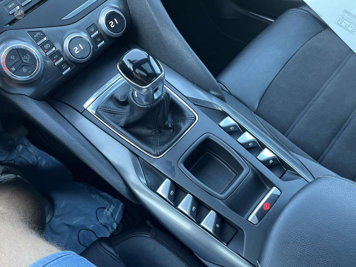 Citroen DS5, 1.6 l., hatchback