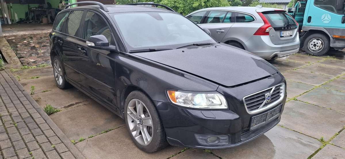 Volvo V50 по частям