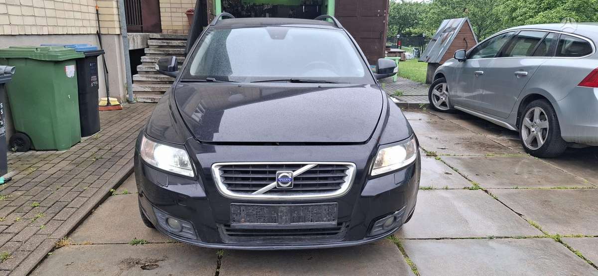 Volvo V50 for parts