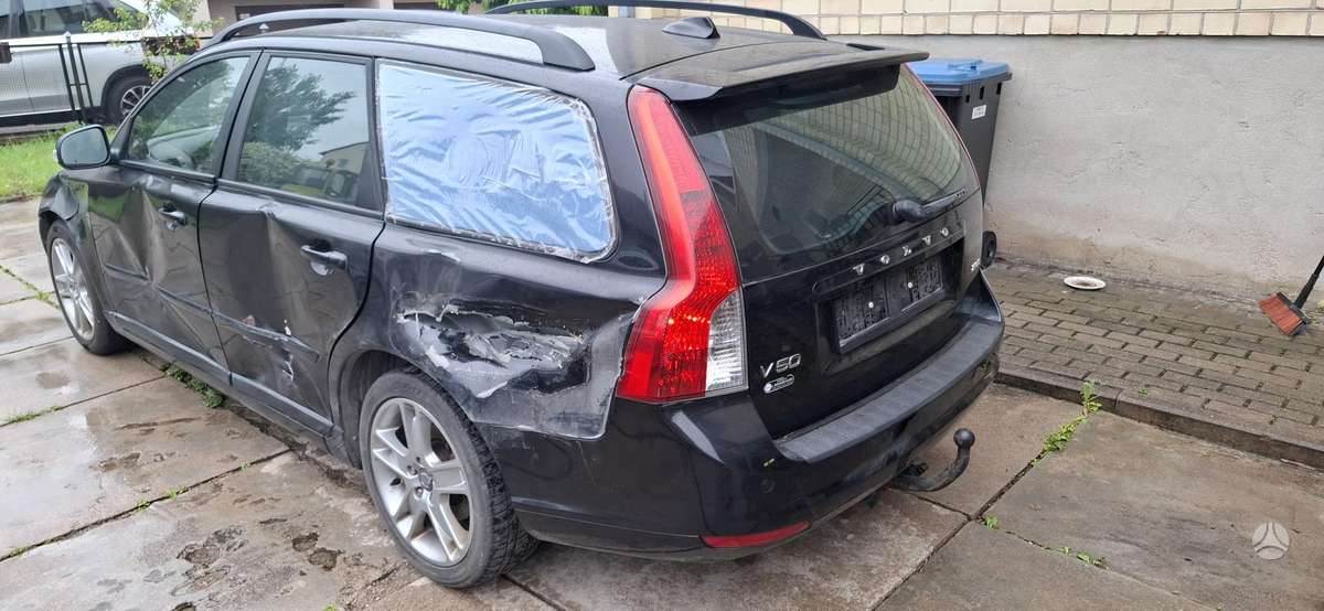 Volvo V50 rezerves daļās
