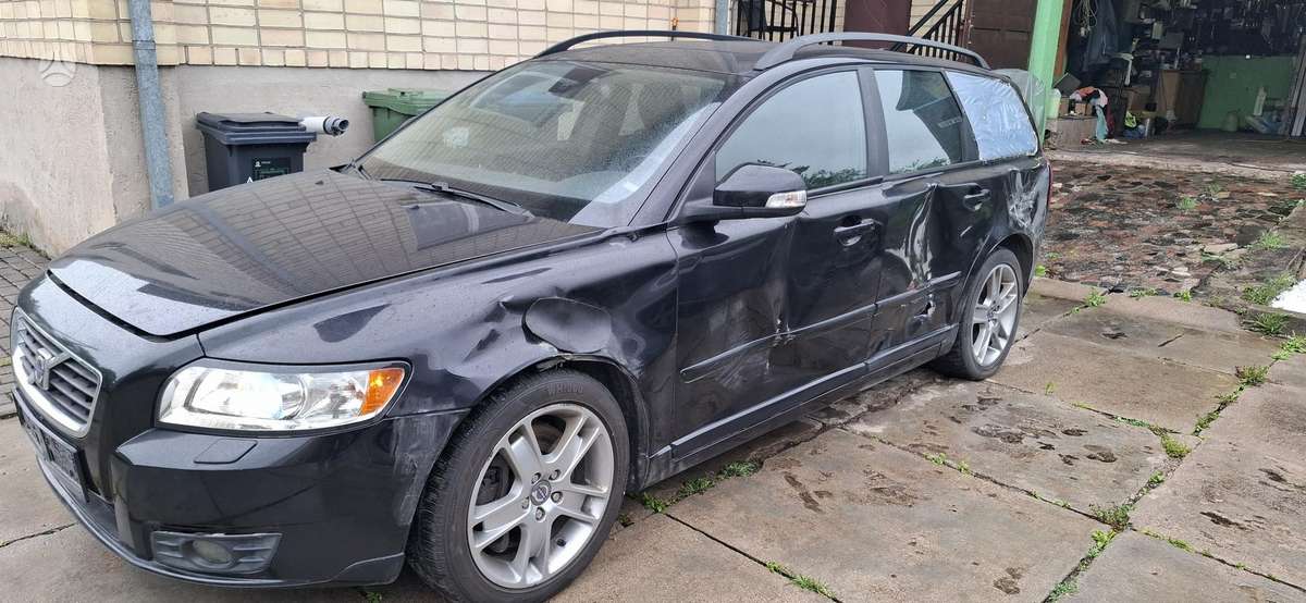 Volvo V50 по частям
