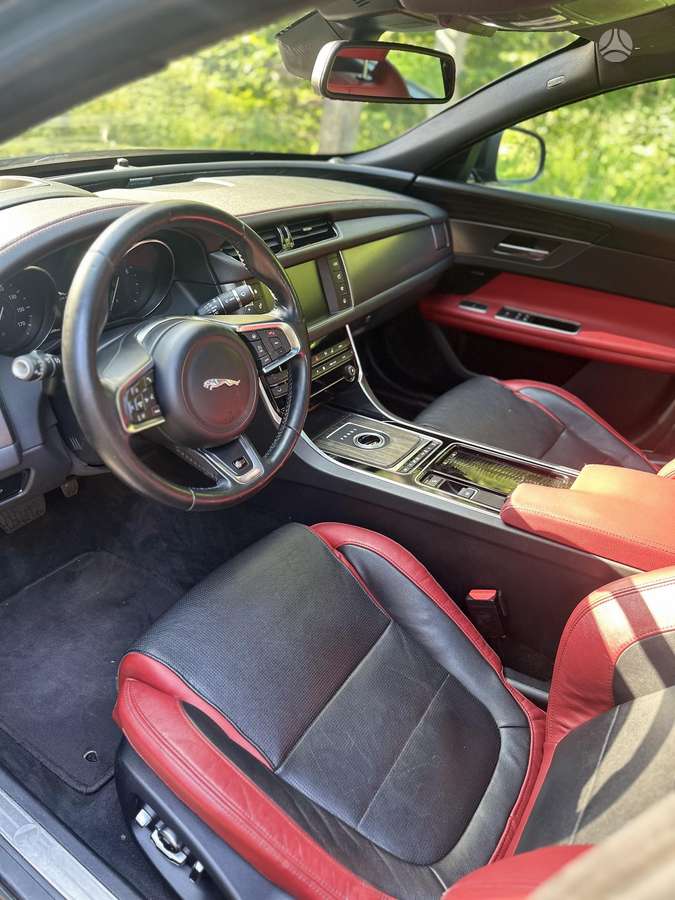 Jaguar XF, 3.0 l., Седан