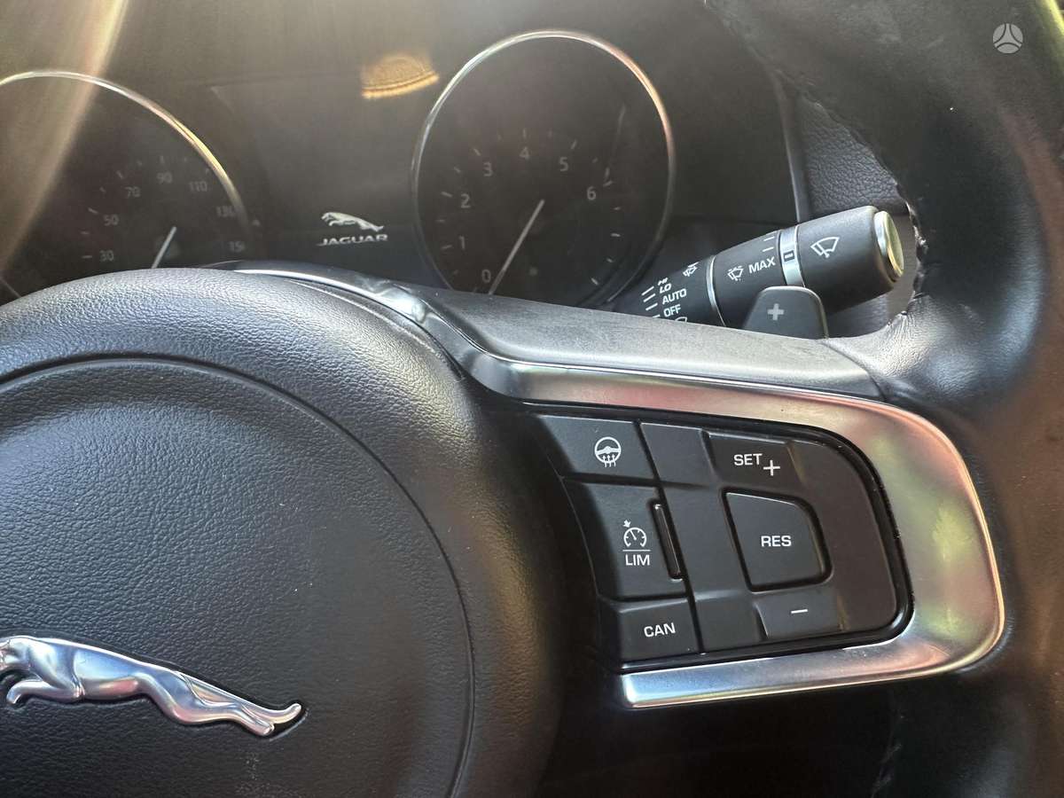 Jaguar XF, 3.0 l., Седан