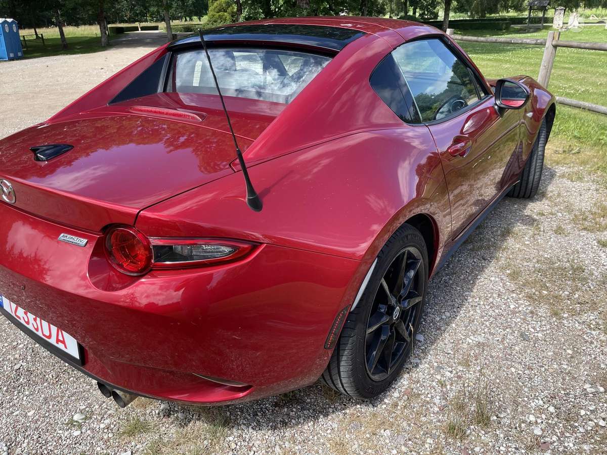 Mazda MX-5, 2.0 l., coupe