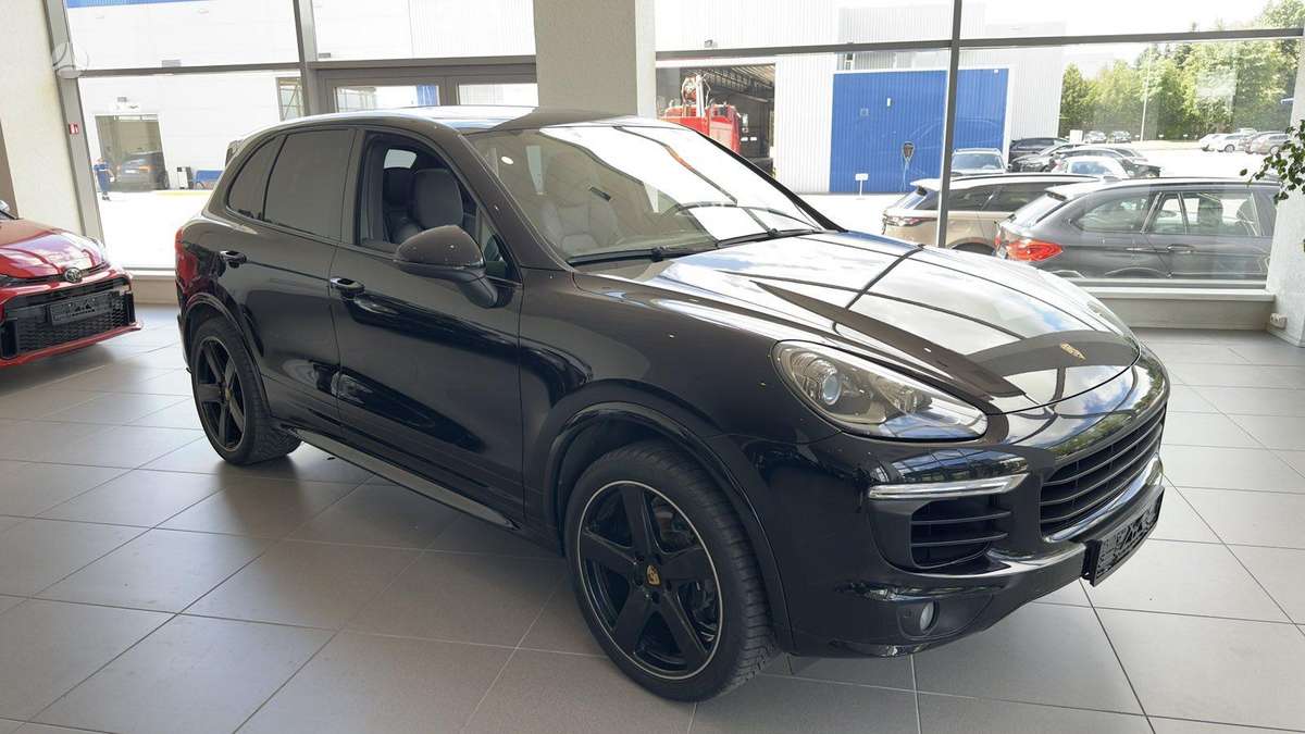 Porsche Cayenne - 8