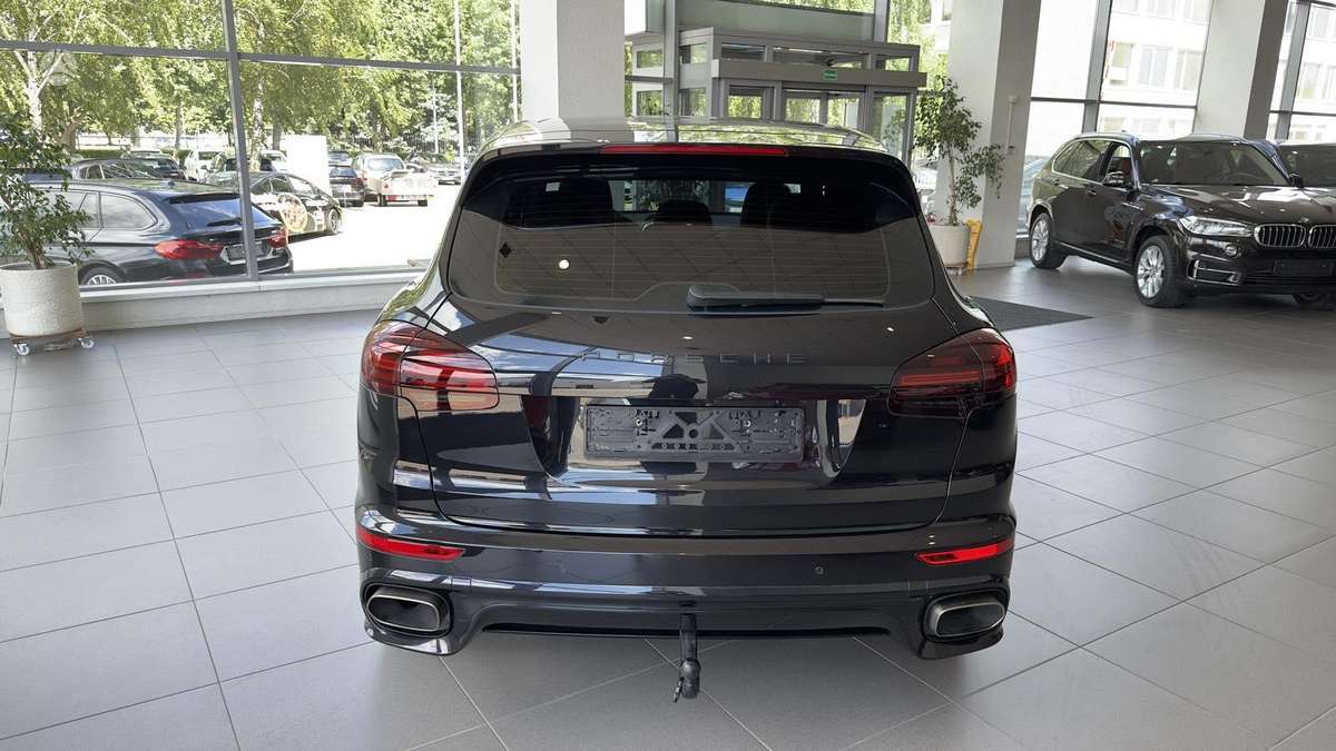 Porsche Cayenne - 6