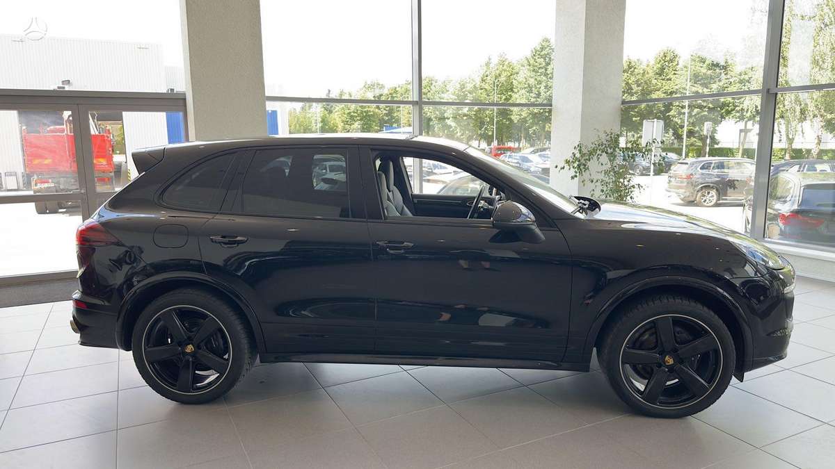 Porsche Cayenne - 10