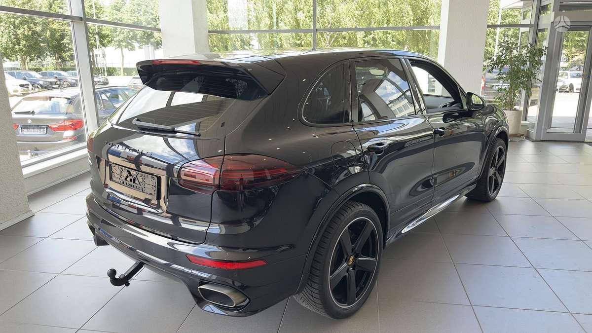 Porsche Cayenne - 7
