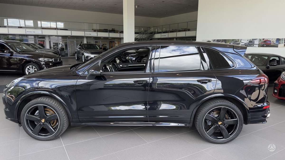 Porsche Cayenne - 5