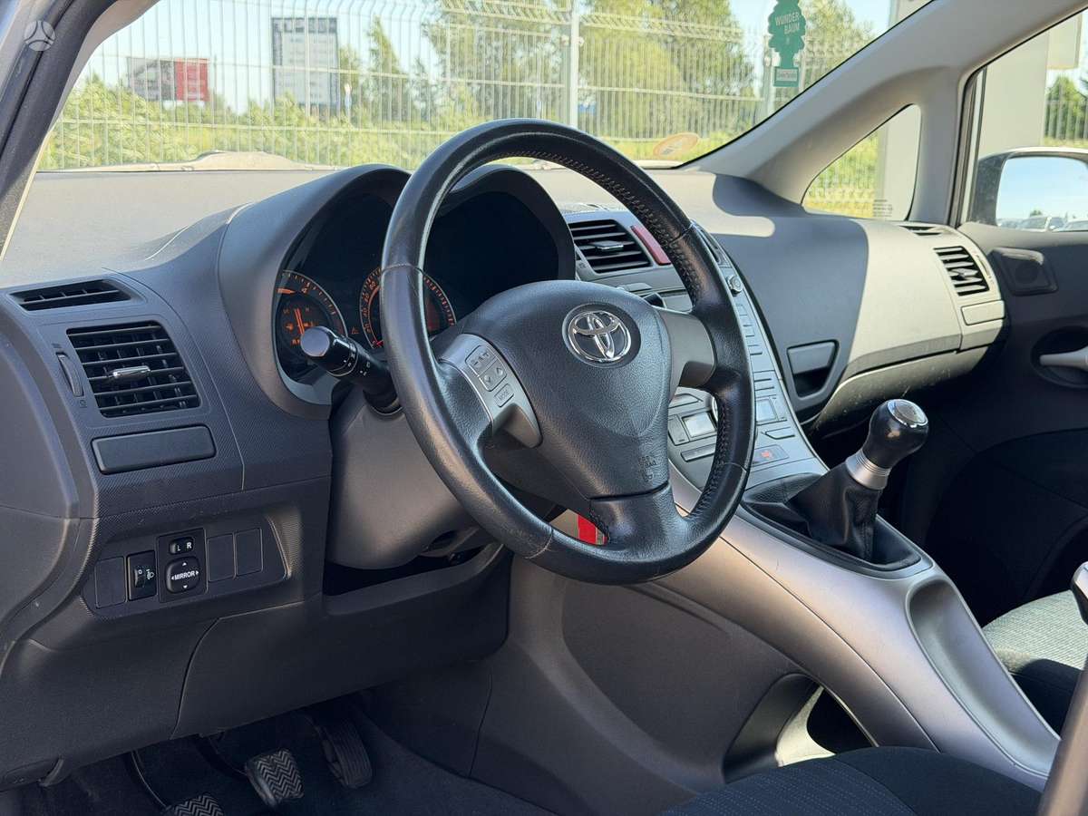 Toyota Auris, 1.4 l., hatchback