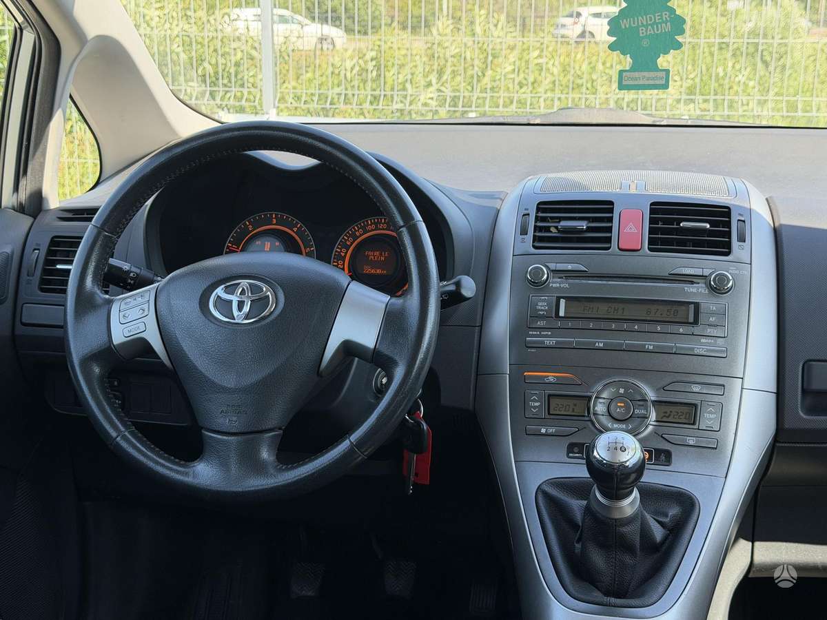 Toyota Auris, 1.4 l., hatchback