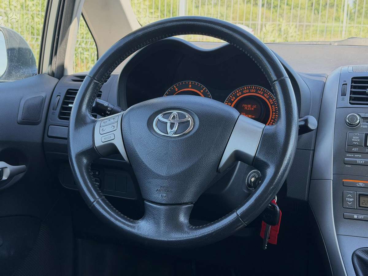 Toyota Auris, 1.4 l., hatchback