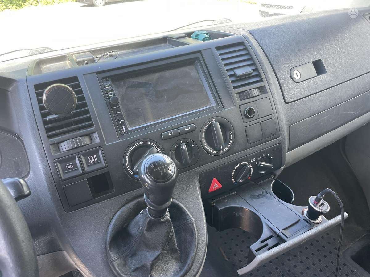 Volkswagen Transporter - 11