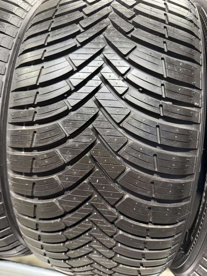 Kleber Quadraxer2, всесезонные 245/45 R17