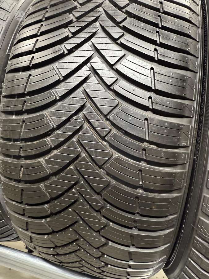 Kleber Quadraxer2, universalios 245/45 R17