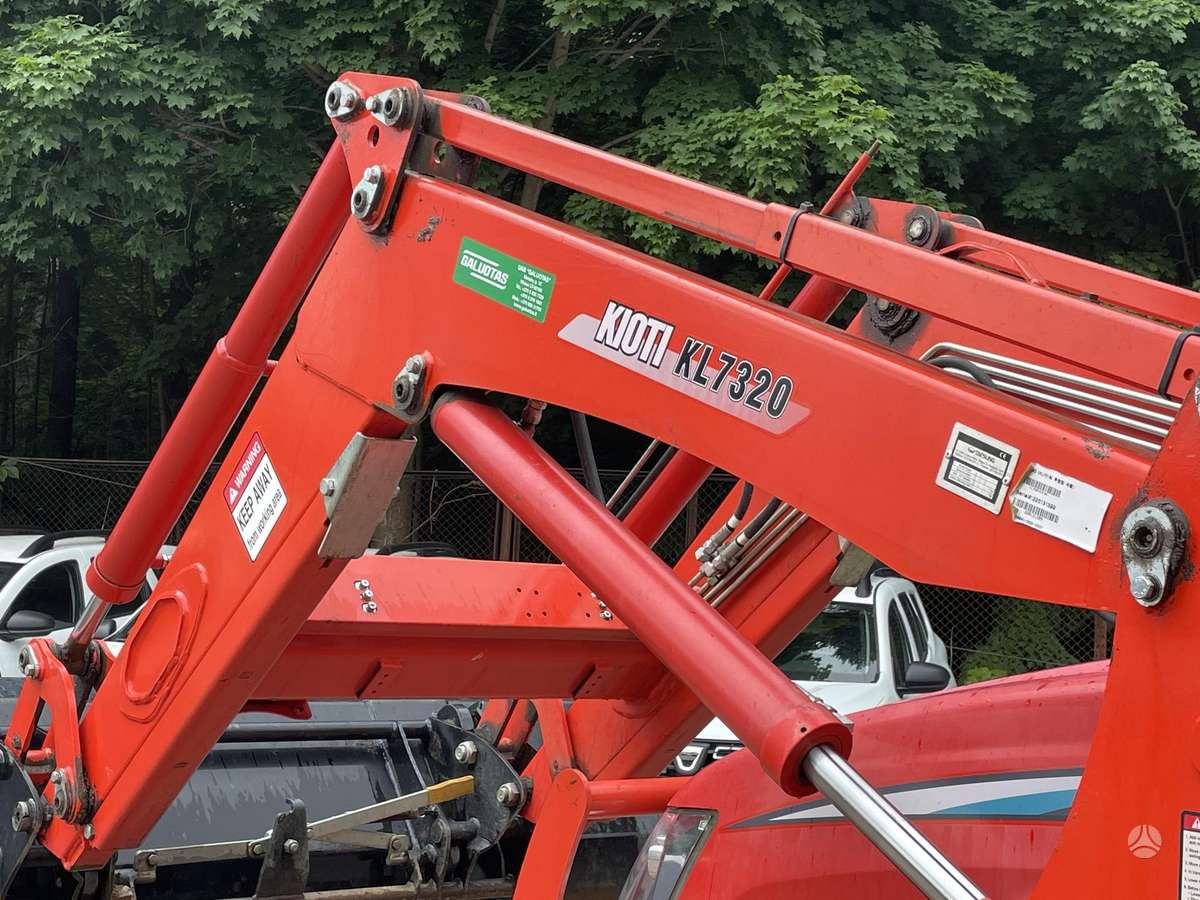 Kioti RX 7330, traktoriai