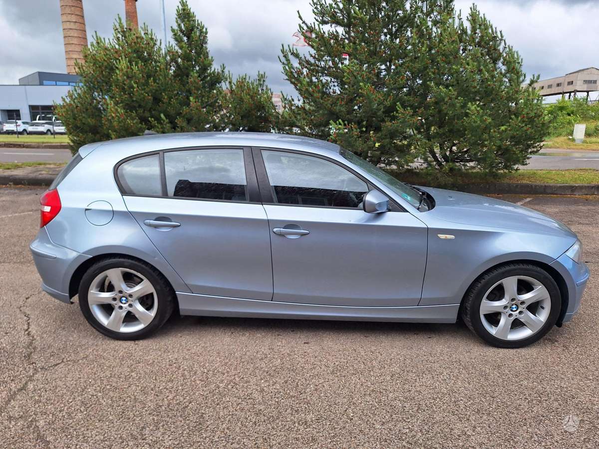 BMW 118, 2.0 l., hatchback