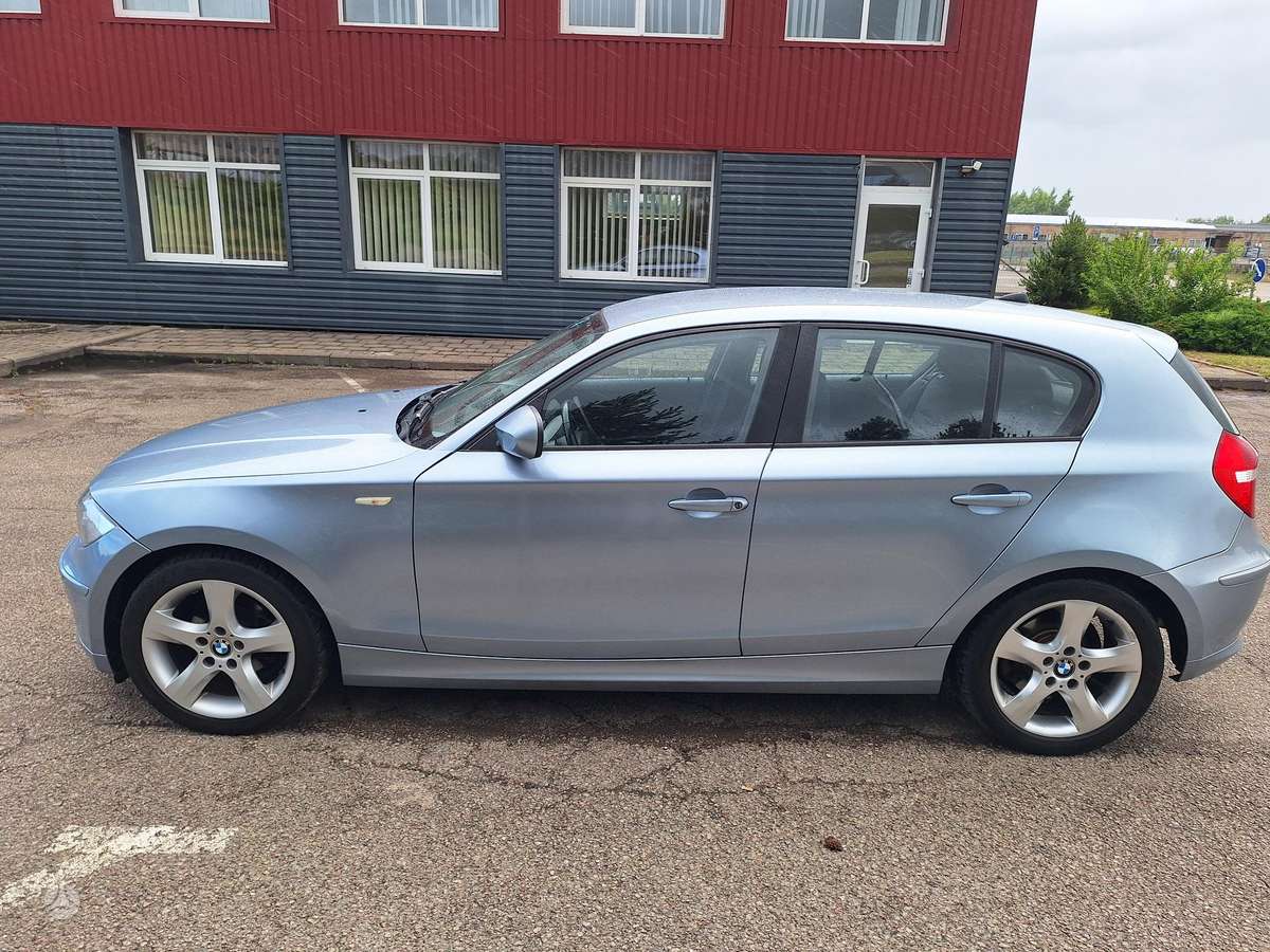 BMW 118, 2.0 l., hatchback