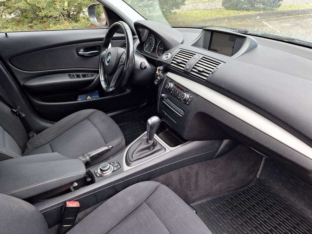 BMW 118, 2.0 l., hatchback