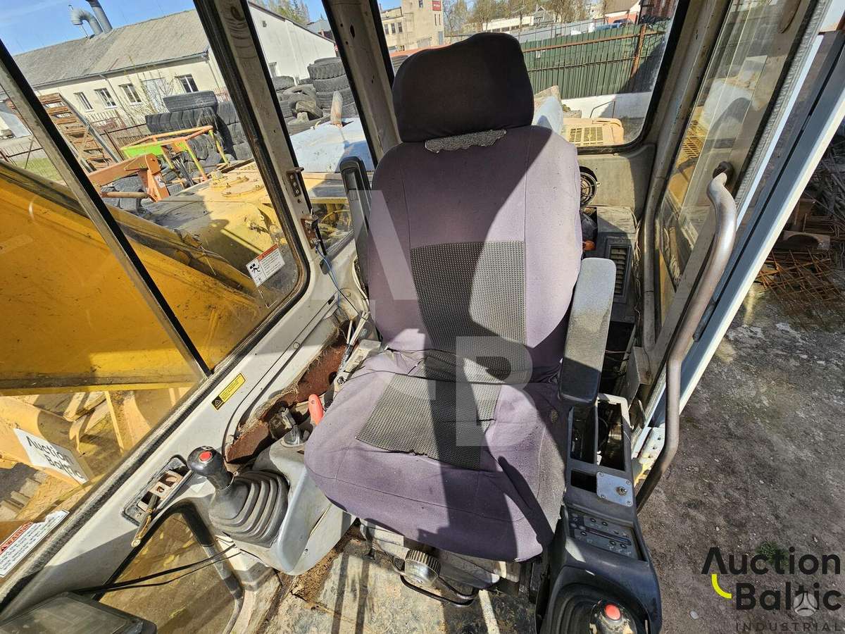Kobelco SK 210 LC-1A, excavator